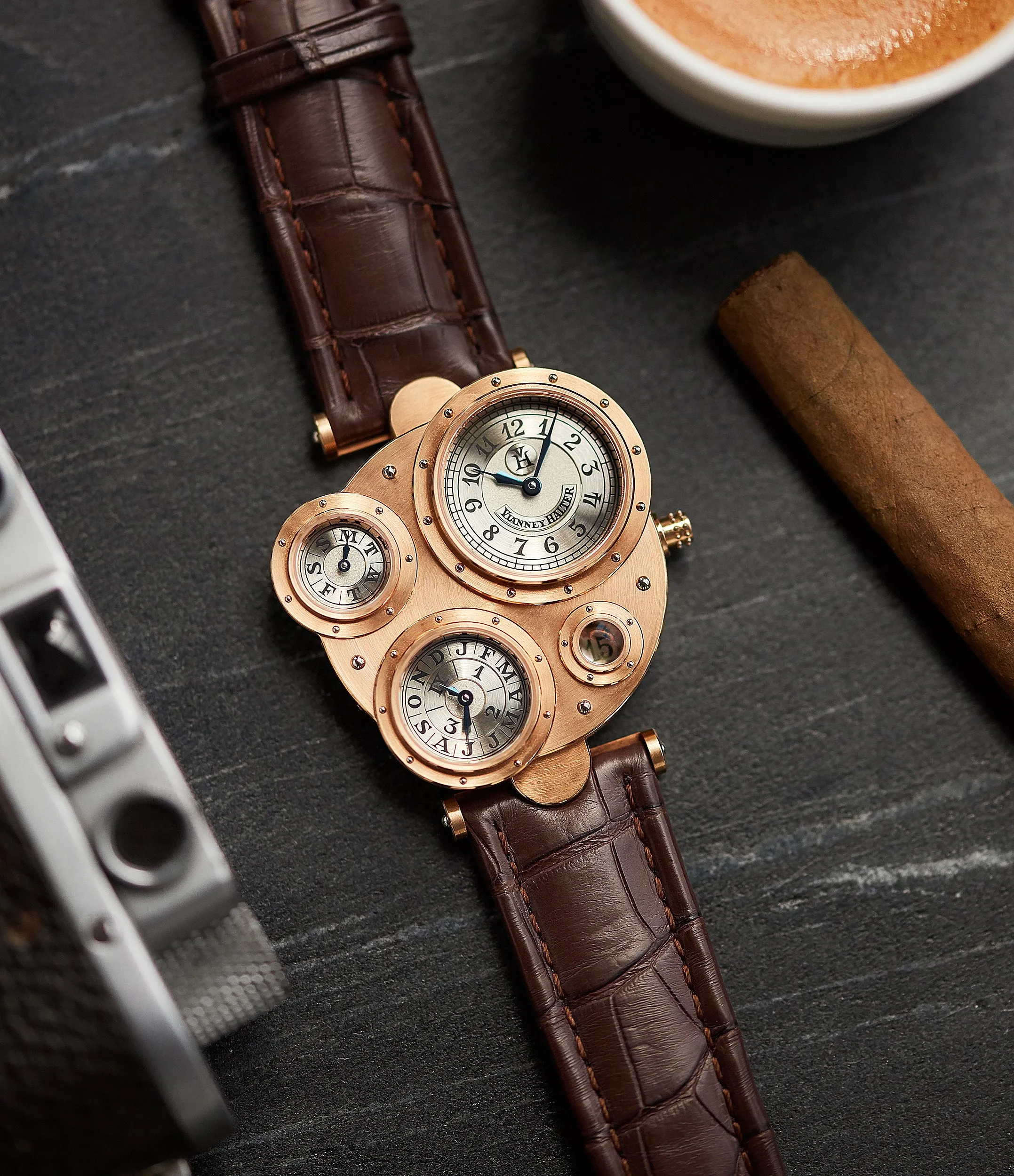 Antiqua | Perpetual Calendar Cal. VH198 | Rose Gold