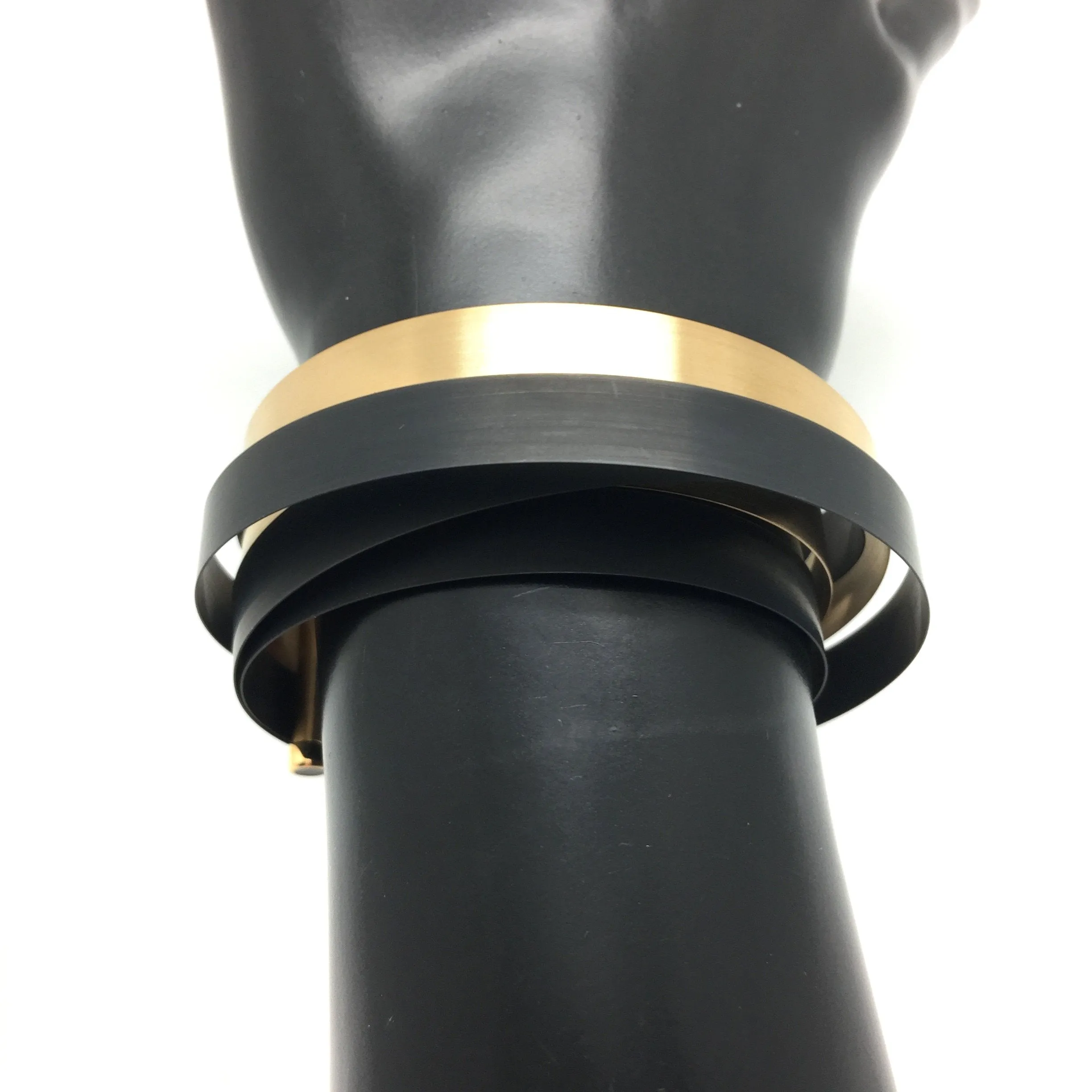 Coil Bracelet - Oxi/Gold