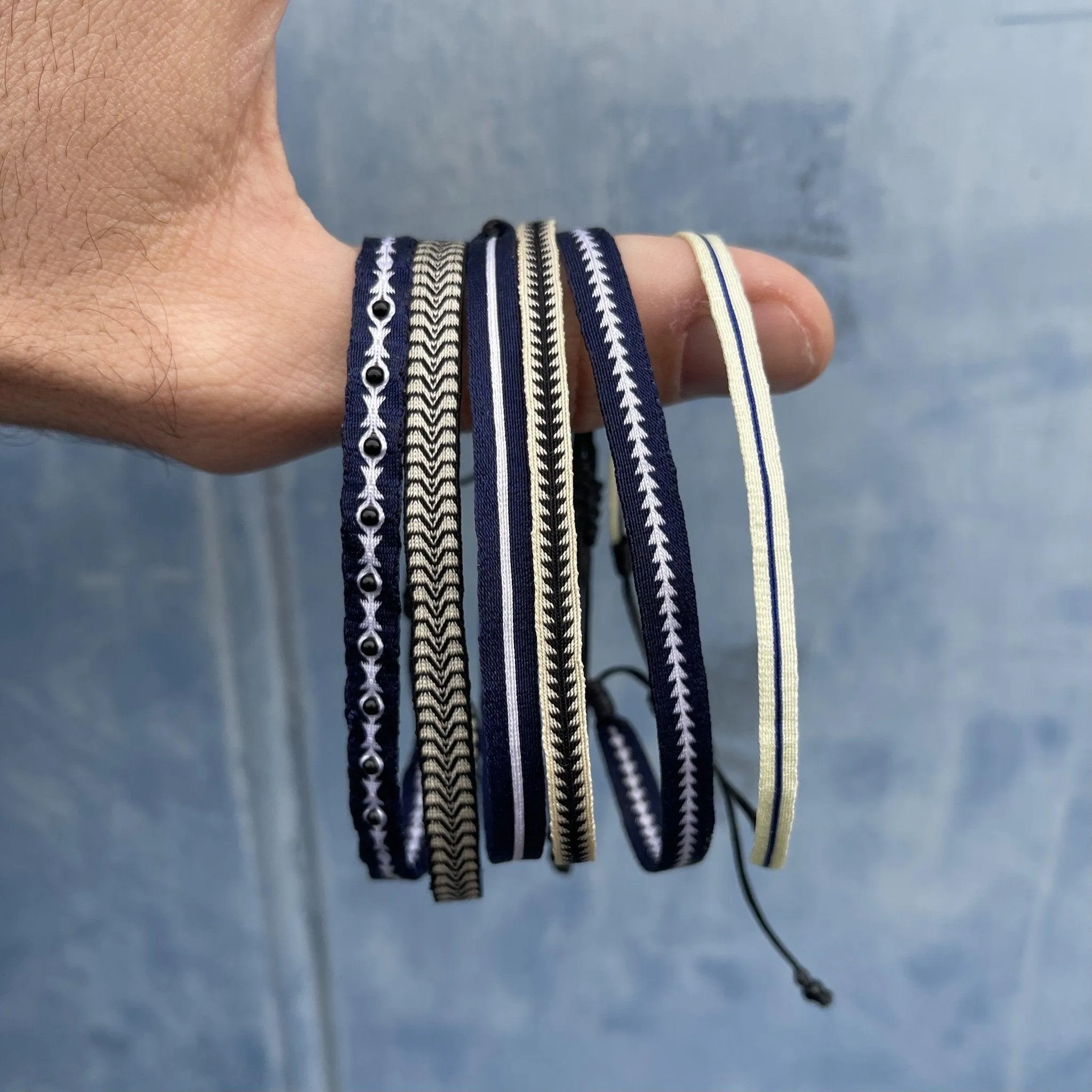 Handmade Purnama Bracelet 41 (Navy Blue/White)