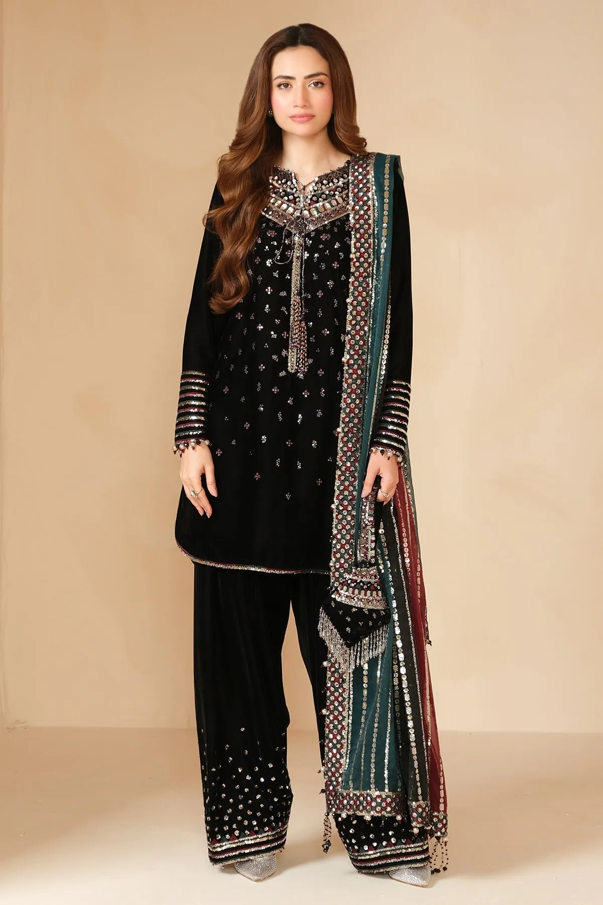 Jazmin The Velvet Edit Embroidered Formals – VF-2037